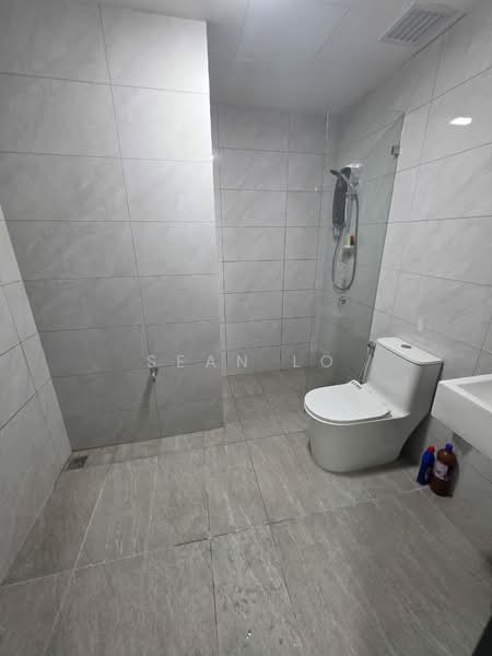 Servis Apartment untuk Disewa di Altris Residences @ The Quartz WM - Sean Lo - Bathroom - PropertyGuru.com.my
