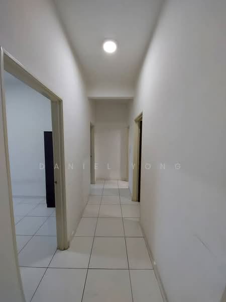 Servis Apartment untuk Dijual di Sky Gardens Residences - Daniel Yong - Corridor - PropertyGuru.com.my