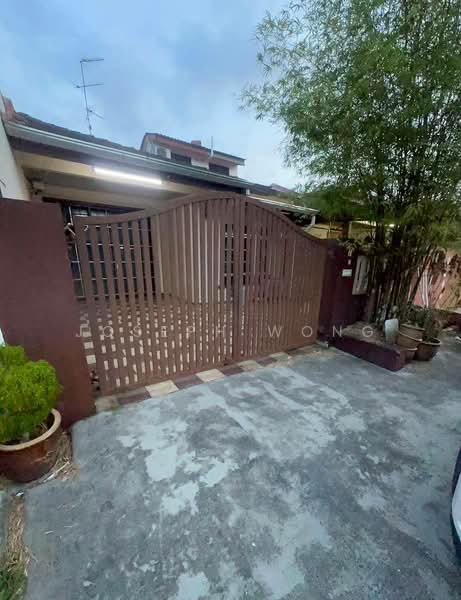 1-storey Terraced House for Sale in Pekan Nanas (Johor) - Joseph Wong - Exterior - PropertyGuru.com.my