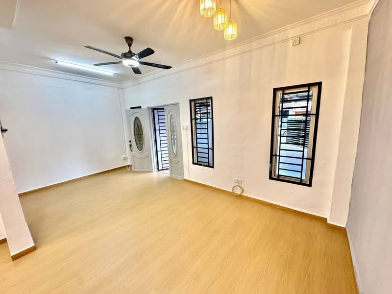 Rumah Teres 2 Tingkat untuk Dijual di Taman Sri Saujana (Kota Tinggi) - Yvonne Lim - Living Room - PropertyGuru.com.my