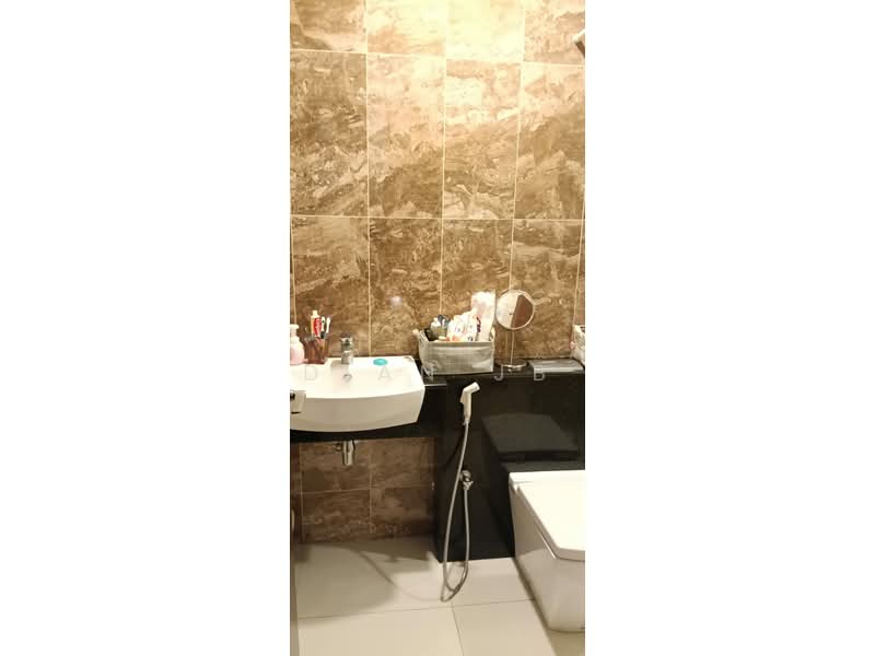 Servis Apartment untuk Disewa di Paragon Suites @ CIQ - Dian JB - Bathroom - PropertyGuru.com.my