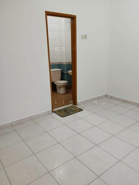 2-storey Terraced House for Sale in Taman Tampoi Indah (Tampoi) - Pauline Ng - Bathroom - PropertyGuru.com.my