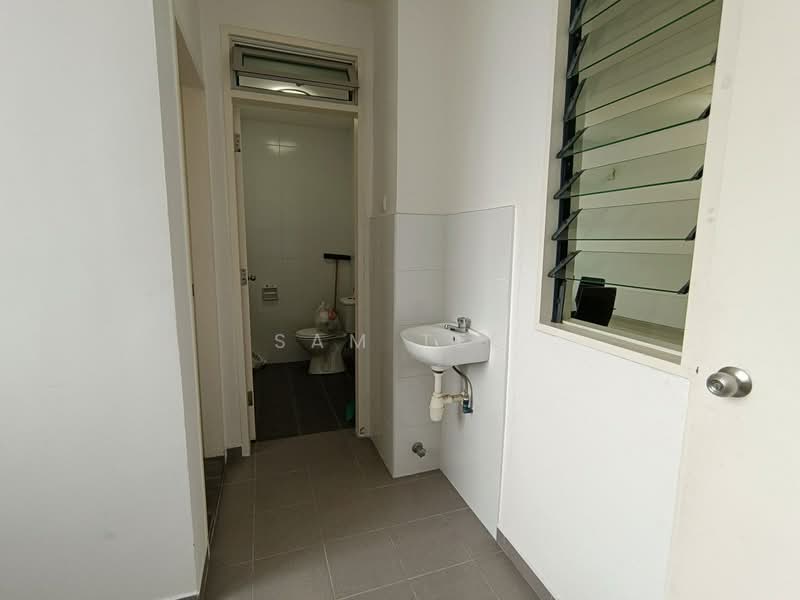 Kondominium untuk Dijual di Fairway Suites - Sam Tee - Bathroom - PropertyGuru.com.my