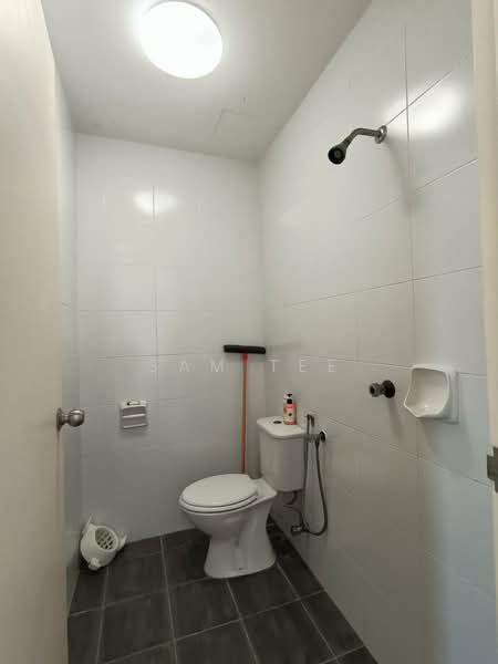 Kondominium untuk Dijual di Fairway Suites - Sam Tee - Bathroom - PropertyGuru.com.my