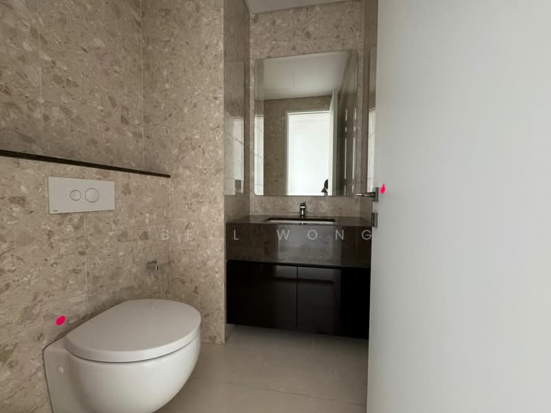 Servis Apartment untuk Dijual di Crown Residences @ Pavilion Damansara Heights - Bell Wong - Bathroom - PropertyGuru.com.my