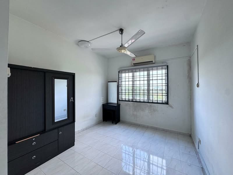 Apartment for Sale at Idaman Senibong - Daniel Yong - Bedroom - PropertyGuru.com.my