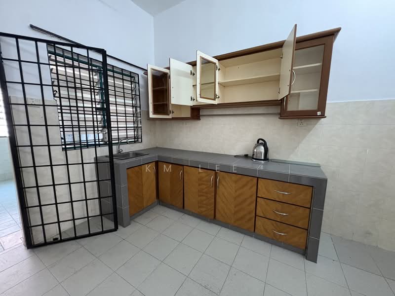 2-storey Terraced House for Sale in Taman Pinji Mewah (Ipoh) - KM Lee - Kitchen - PropertyGuru.com.my