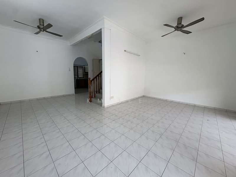 2-storey Terraced House for Sale in Taman Pinji Mewah (Ipoh) - KM Lee - Living Room - PropertyGuru.com.my