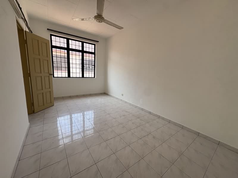 2-storey Terraced House for Sale in Taman Pinji Mewah (Ipoh) - KM Lee - Interior - PropertyGuru.com.my