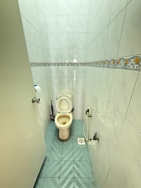 Rumah Teres 2 Tingkat untuk Dijual di Taman Pelangi (Johor Bahru) - Chew Jia Jia - Bathroom - PropertyGuru.com.my