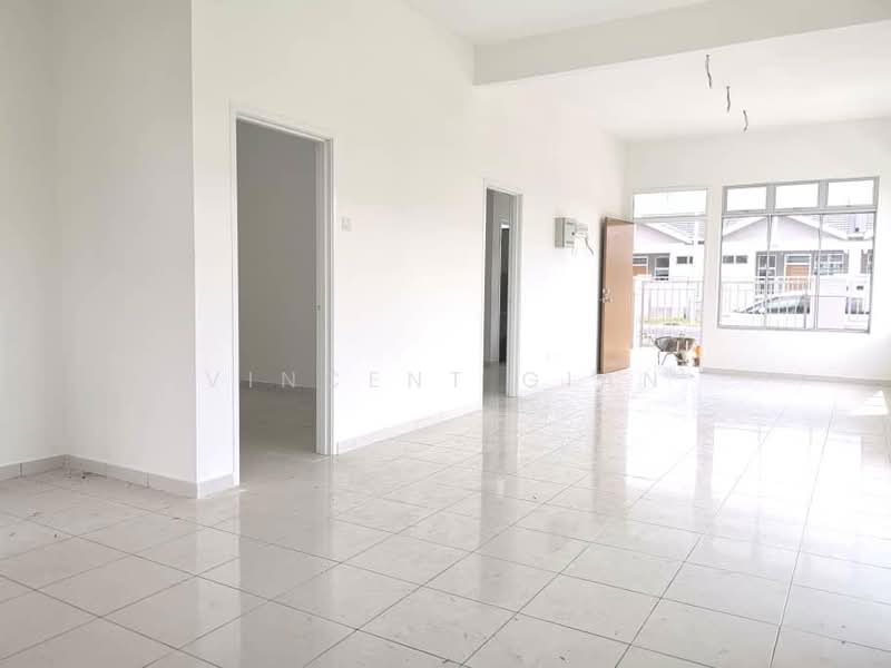 1-storey Terraced House for Sale in Johor Bahru (Johor) - Vincent Gian - Living Room - PropertyGuru.com.my