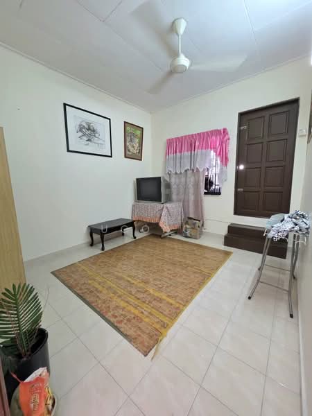 2-storey Terraced House for Sale in Taman Sri Putri (Skudai) - Yucong . - Living Room - PropertyGuru.com.my