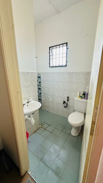 Rumah Teres 2 Tingkat untuk Dijual di Sungai Petani (Kedah) - Azura Ghani - Bathroom - PropertyGuru.com.my