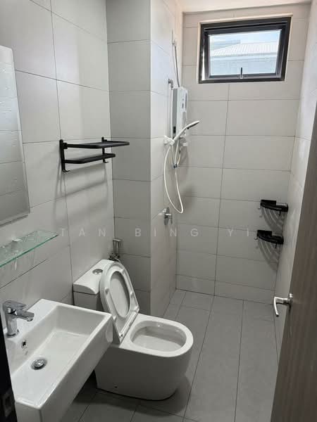 Service Residence for Sale at Meldrum Heights (Residensi Meldrum) - Tan Bing Yi - Bathroom - PropertyGuru.com.my