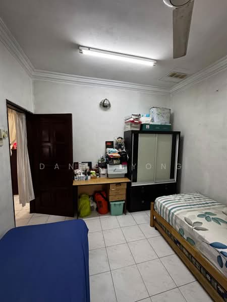 1-storey Terraced House for Sale in Taman Johor (Tampoi) - Daniel Yong - Bedroom - PropertyGuru.com.my
