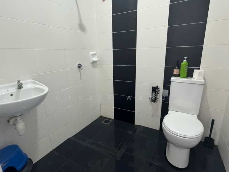 2-storey Terraced House for Sale in Taman Mount Austin (Tebrau) - Cassie Wang - Bathroom - PropertyGuru.com.my