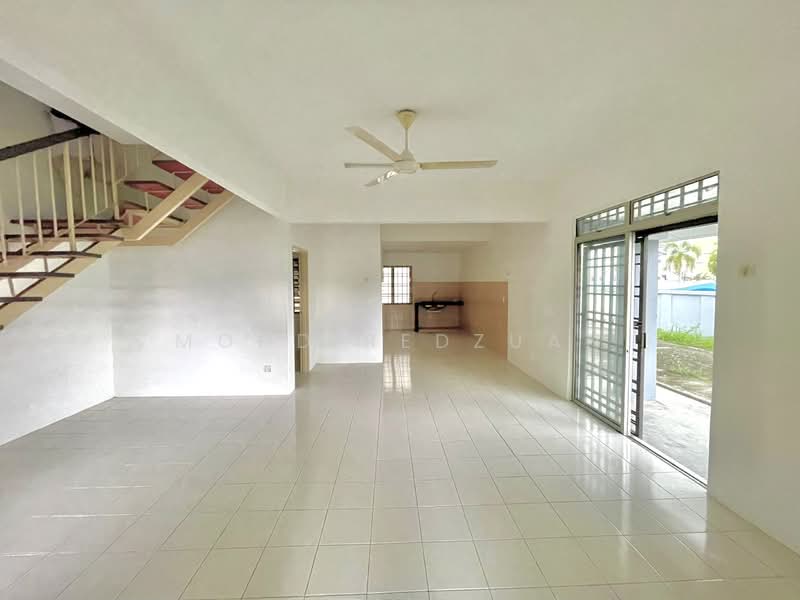 2-storey Terraced House for Sale in Taman Tasik Puchong (Puchong) - Mohd Redzuan - Living Room - PropertyGuru.com.my