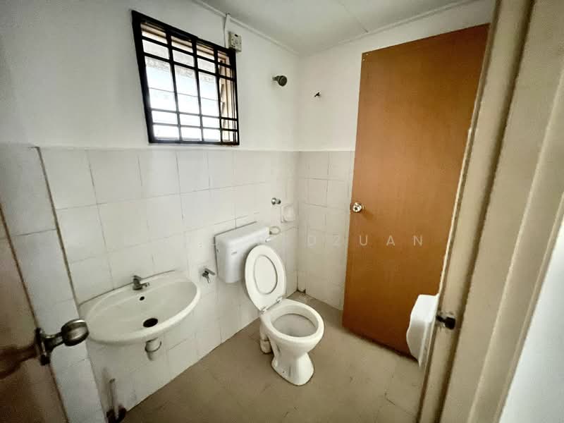2-storey Terraced House for Sale in Taman Tasik Puchong (Puchong) - Mohd Redzuan - Bathroom - PropertyGuru.com.my