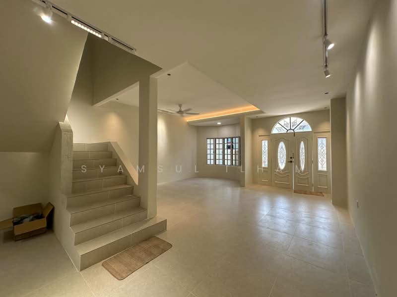 2-storey Terraced House for Sale in Ampang (Kuala Lumpur) - Syamsul Ilham - Living Room - PropertyGuru.com.my