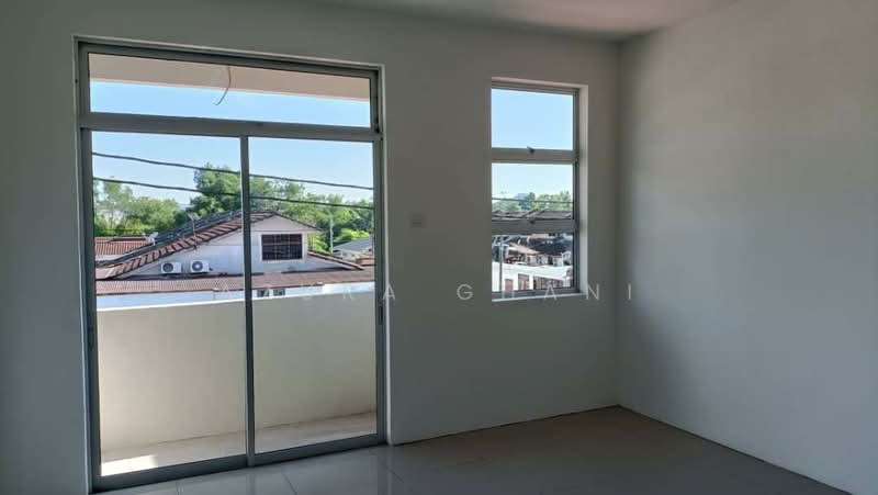 2-storey Terraced House for Sale in Alor Setar (Kedah) - Azura Ghani - Balcony - PropertyGuru.com.my