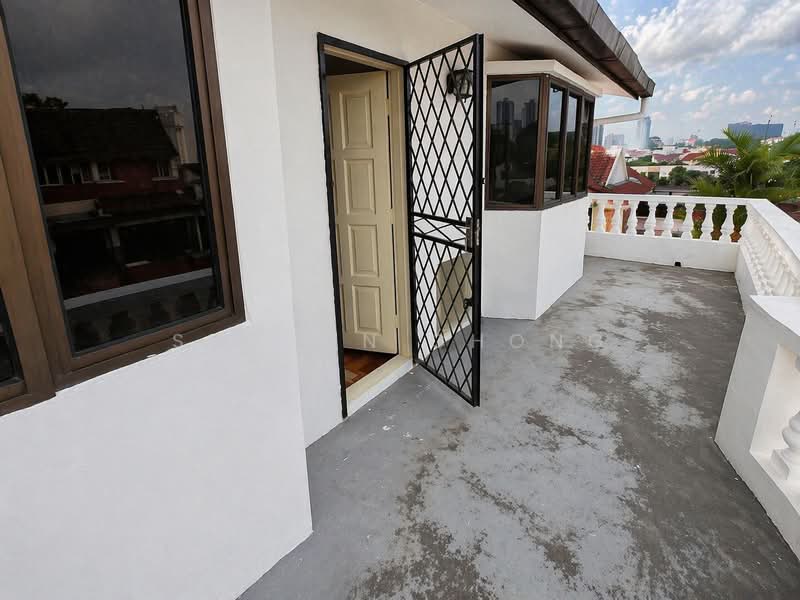 Semi-Detached House for Rent in Taman Kolam Air (Johor Bahru) - Sharon Chong - Exterior - PropertyGuru.com.my
