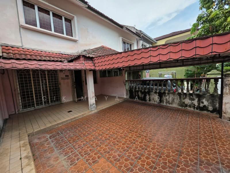 2-storey Terraced House for Sale in Selayang (Selangor) - Cik Maya Abdul - Exterior - PropertyGuru.com.my
