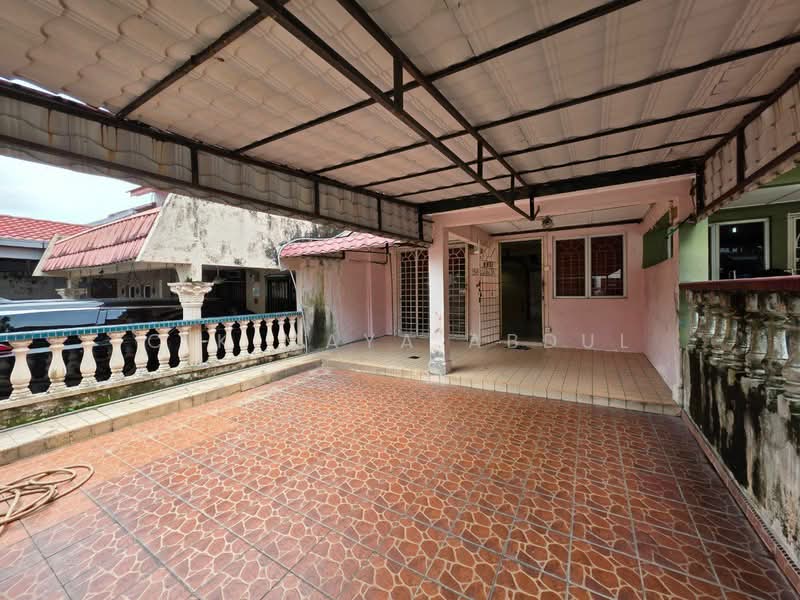 2-storey Terraced House for Sale in Selayang (Selangor) - Cik Maya Abdul - Exterior - PropertyGuru.com.my