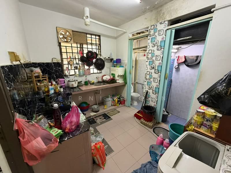 Rumah Flat untuk Dijual di Taman Daya - Jalan Pinang 3, 4 - Bernice Gan - Kitchen - PropertyGuru.com.my