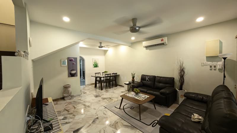 2-storey Terraced House for Sale in Sri Petaling (Kuala Lumpur) - Ben Mok - Living Room - PropertyGuru.com.my