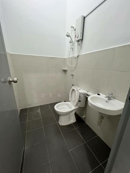 Rumah Teres 2 Tingkat untuk Dijual di Taman Pulai Mutiara (Iskandar Puteri (Nusajaya)) - Iden Tan - Bathroom - PropertyGuru.com.my