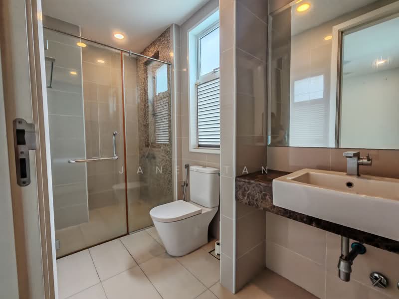 Townhouse for Sale in Putra Heights (Subang Jaya) - Janet Tan - Bedroom 2 ensuite bathroom - PropertyGuru.com.my