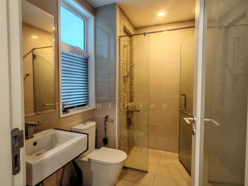 Townhouse for Sale in Putra Heights (Subang Jaya) - Janet Tan - Bedroom 3 ensuite bathroom - PropertyGuru.com.my