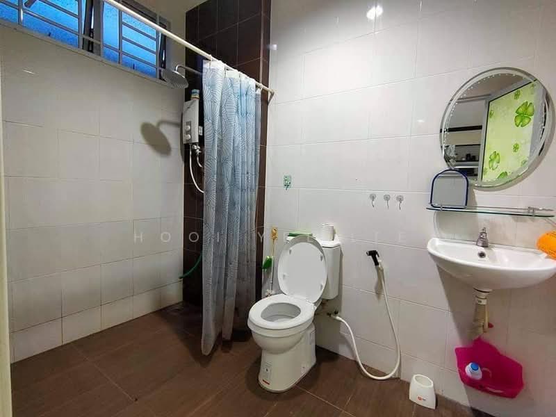 2-storey Terraced House for Sale in Taman Seri Orkid (Skudai) - Hooi Yee Lee - Bathroom - PropertyGuru.com.my