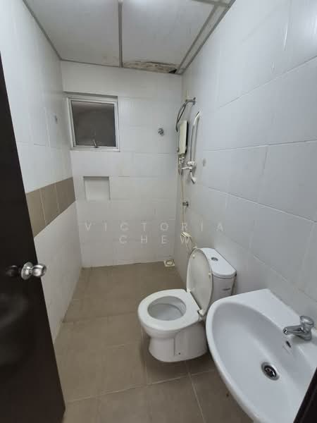 Apartment for Rent at Akasia Apartment - Victoria Chew - Bathroom - PropertyGuru.com.my