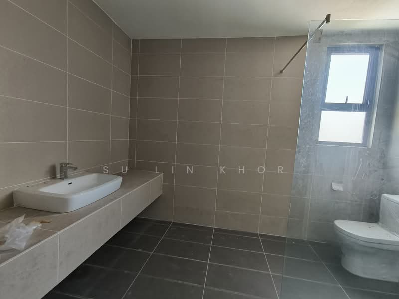 Rumah Berkembar untuk Dijual di Bandar Kinrara Seksyen 8 (Bandar Kinrara) - Su Lin Khor - Bathroom - PropertyGuru.com.my