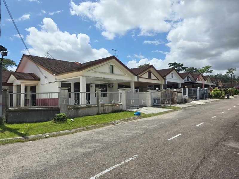 Rumah Teres 1.5 Tingkat untuk Disewa di Taman Puteri Wangsa (Ulu Tiram) - Tommy Phua - Exterior - PropertyGuru.com.my