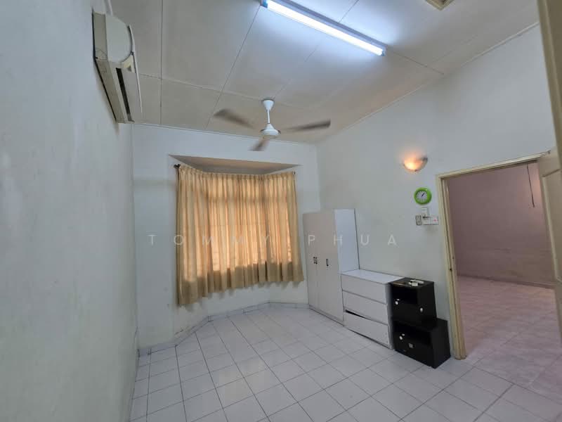 Rumah Teres 1.5 Tingkat untuk Disewa di Taman Puteri Wangsa (Ulu Tiram) - Tommy Phua - Interior - PropertyGuru.com.my