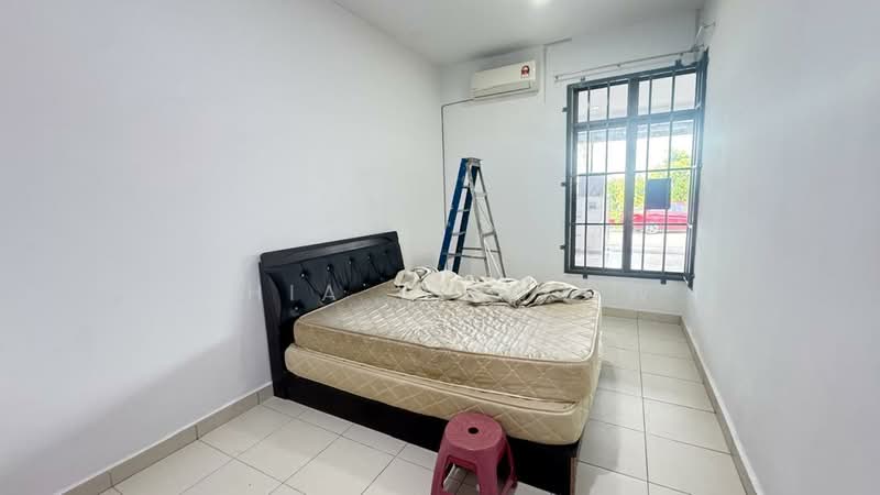 Terraced House for Rent in Taman Mengkibol (Kluang) - Chia Yin Kow - Bedroom - PropertyGuru.com.my