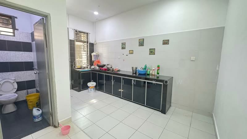 Terraced House for Rent in Taman Mengkibol (Kluang) - Chia Yin Kow - Kitchen - PropertyGuru.com.my