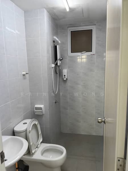 Kondominium untuk Disewa di i-Santorini - Rainny Wong - Bathroom - PropertyGuru.com.my
