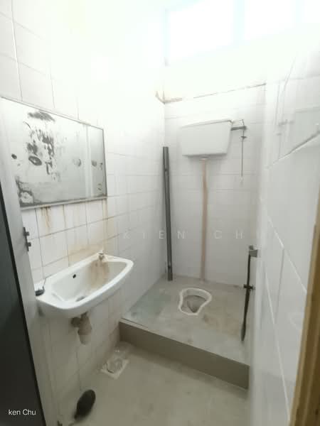 Shop / Office for Rent in Sentul Boulevard (Kuala Lumpur) - Jun Kien Chu - Bathroom - PropertyGuru.com.my