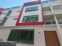 For Sale - [PRIVATE LIFT] 4.5 Storey Townhouse @ UL Residence