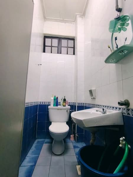 Rumah Teres 1.5 Tingkat untuk Dijual di Taman Perling (Perling) - Iden Tan - Bathroom - PropertyGuru.com.my