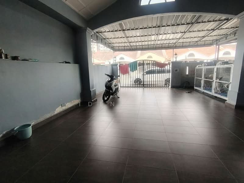 Rumah Teres 1.5 Tingkat untuk Dijual di Taman Perling (Perling) - Iden Tan - Exterior - PropertyGuru.com.my