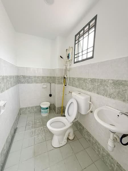 Rumah Teres 2 Tingkat untuk Dijual di Bandar Seri Alam (Masai) - Bernice Gan - Bathroom - PropertyGuru.com.my