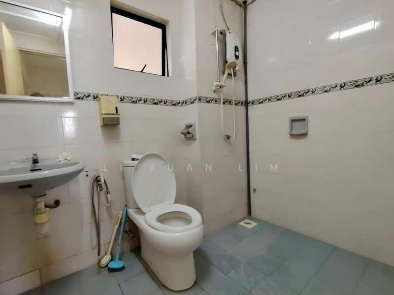 Kondominium untuk Disewa di Casa Lago - Li Xuan Lim - Bathroom - PropertyGuru.com.my