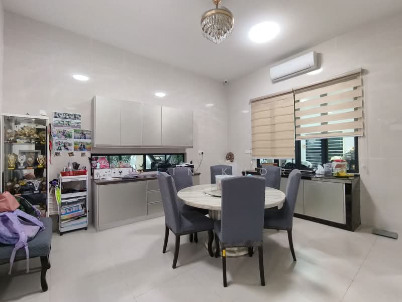 Rumah Berkembar untuk Dijual di Bandar Kinrara (Selangor) - Su Lin Khor - Dining Room - PropertyGuru.com.my
