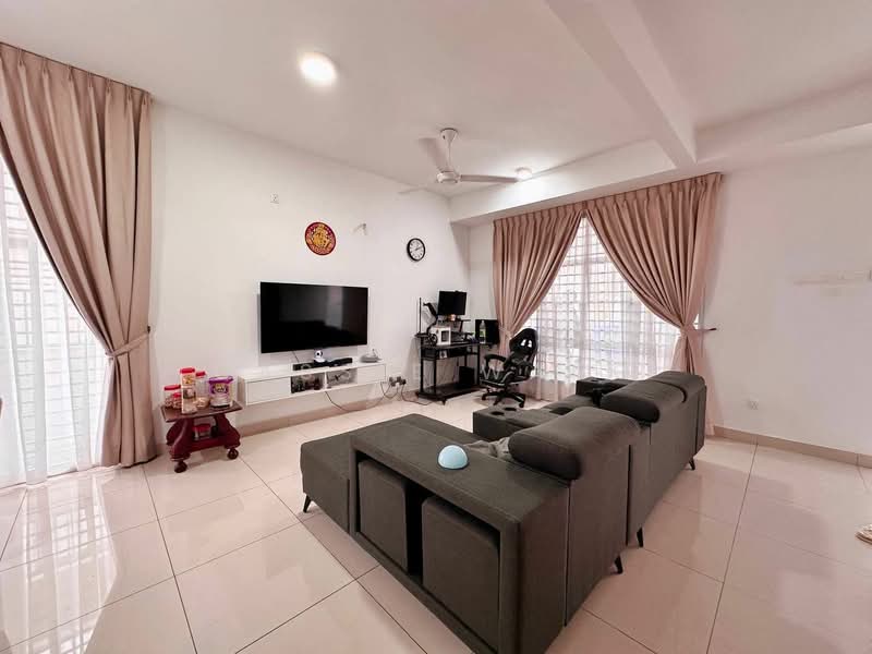 2-storey Terraced House for Sale in Bandar Indahpura (Kulai) - Cassie Wang - Living Room - PropertyGuru.com.my