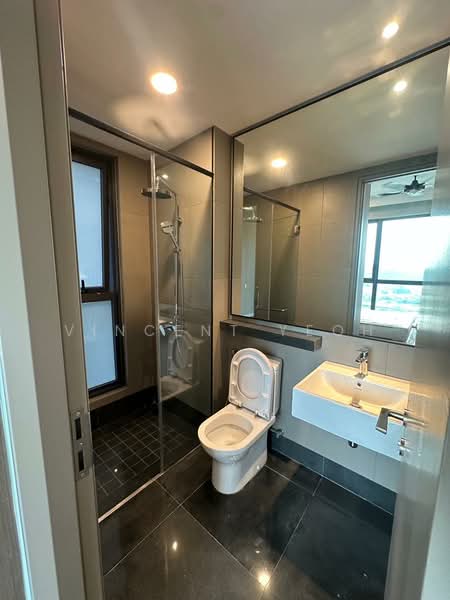 Service Residence for Rent at Bloomsvale Menara Vista Petaling - Vincent Yeoh - Bathroom - PropertyGuru.com.my