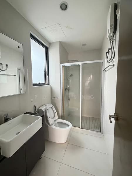 Kondominium untuk Disewa di Royal Strand @ Country Garden Danga Bay - Poul Sng - Bathroom - PropertyGuru.com.my